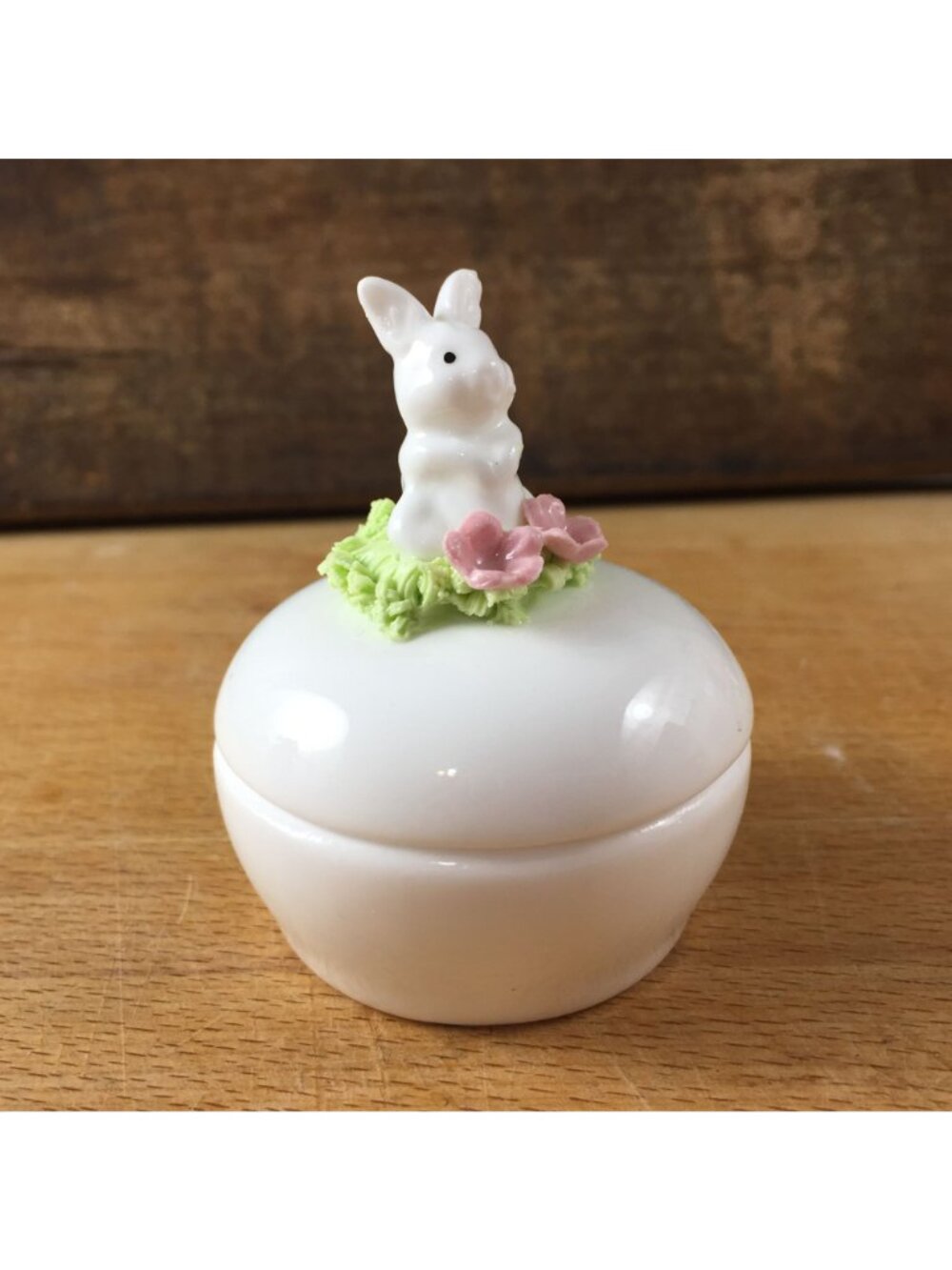 Bunny Rabbit Dish Trinket Box Bone China Dresser Jewelry Ring Dish - Picture 2 of 7